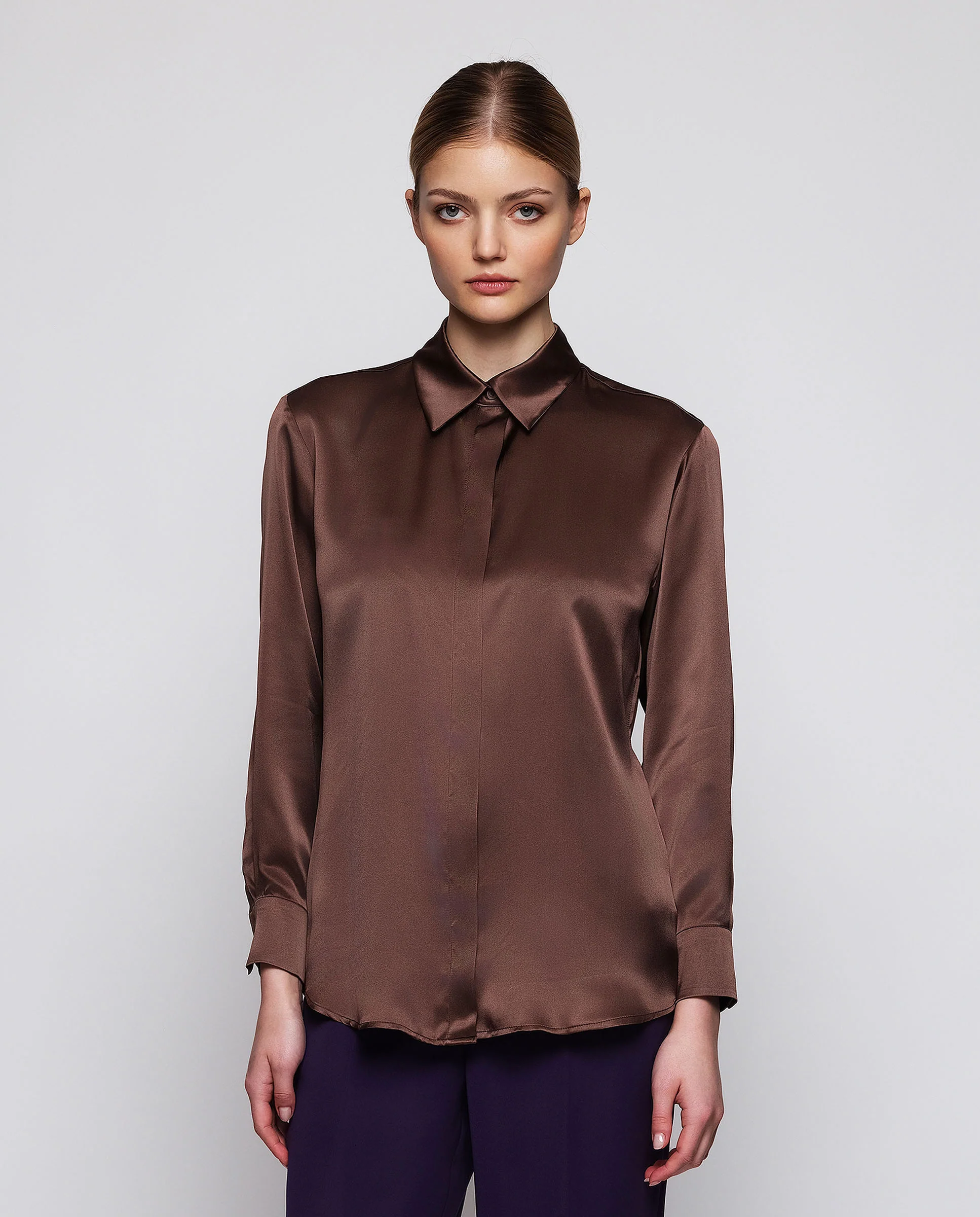 Blusa marrón de seda